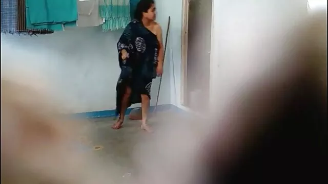 نوجوان توسط لوله کشش لعنت فیلم سکسی لیسیدن شده است