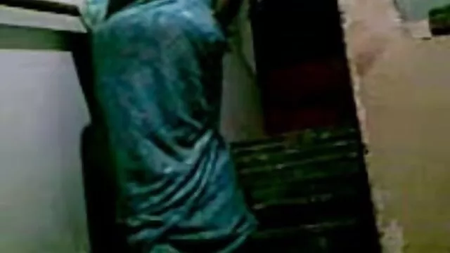 زن جوان سبزه زن جوانه لز برازرس های بزرگ بعد از آن توسط پسرخوانده فاک شده است