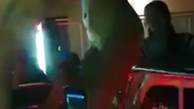 جوردی پرنسس زرق و برق کلیپ لز دختر دار آدارا خیس را در ملاء عام نابود می کند