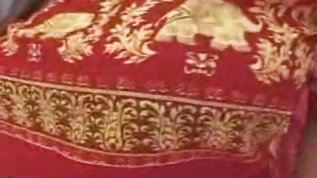 قرمز آتشین با لبخندی جذاب اینگونه لزبین حشری می توانیم ...