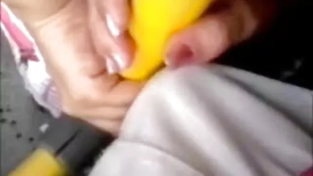 پری هنتای در شاخک‌ها پیچیده شده بود و با دسته‌ای به هم می‌خورد لزبین جیگر