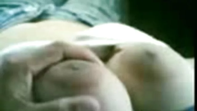 فروشنده بهترین فیلم های لزبین مقصر دزدی است و توسط مامور مجازات می شود